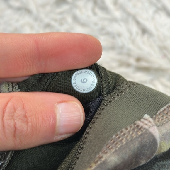 Lululemon Tough Train High-Neck Bra *Medium Support, C/D Cup Heritage Camo Wash - Picture 3 of 4